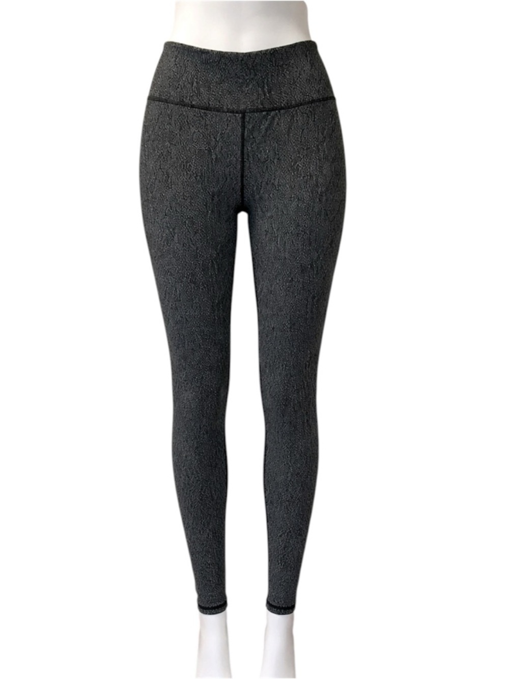 Danskin snakeskin, jacquard , leggings, black salt, green size medium